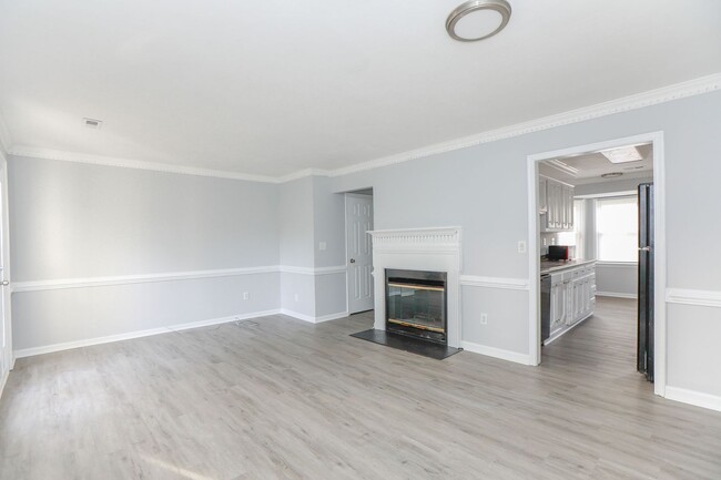 Building Photo - Charming apartment for rent in Chesapeake!