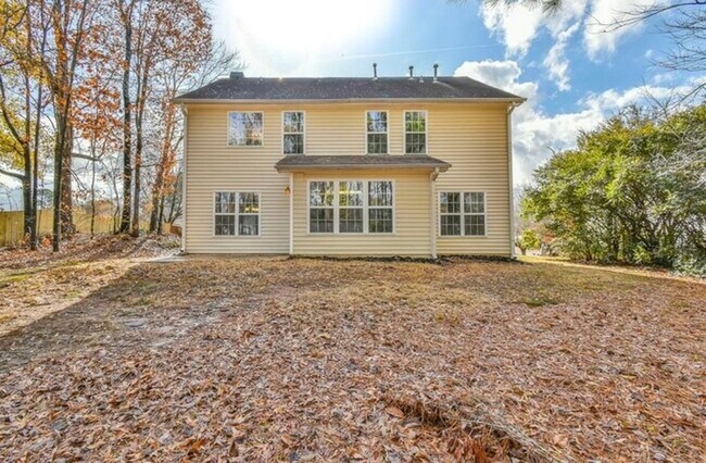 Building Photo - 4BR Home with High Ceilings & Main-Level Suite In Hillgrove District