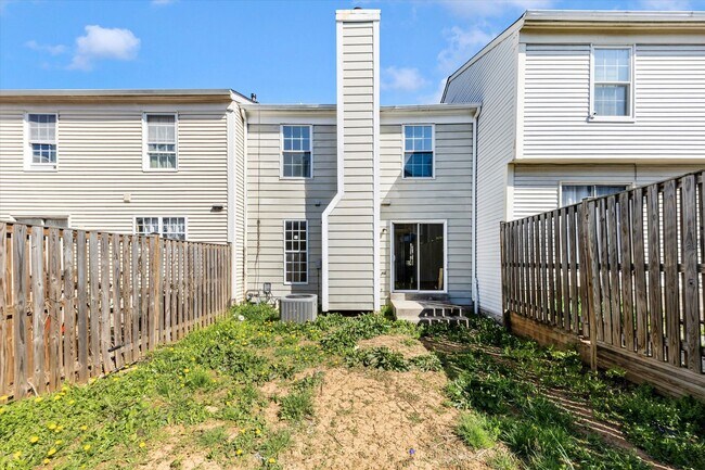 Building Photo - 13303 Country Ridge Dr