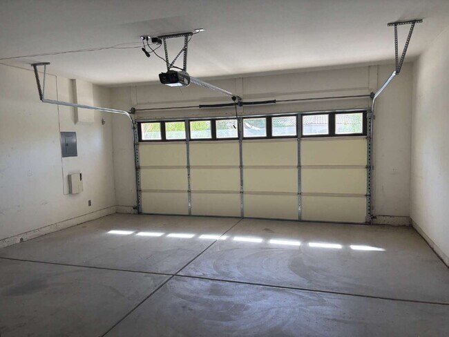 Building Photo - 45218 Coeur Dalene Dr