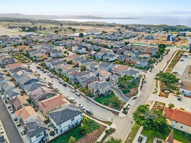 Building Photo - Stunning 4 Bedroom in the Dunes - Available for showings March 2nd