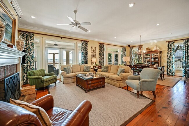 Primary Photo - 3482 Luvan Blvd