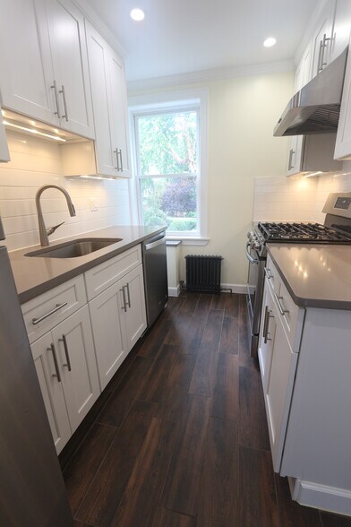 Building Photo - 4412 Barnett Ave