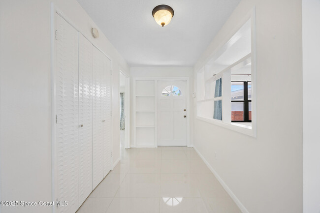 Building Photo - 382 Chester Dr