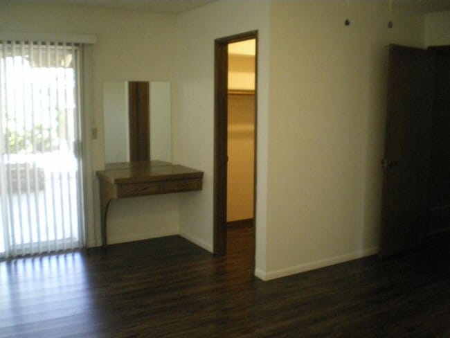Building Photo - 597 Montebello Pl