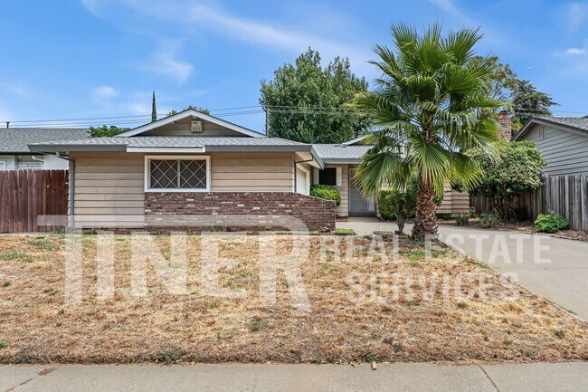 Building Photo - 2267 La Grama Dr