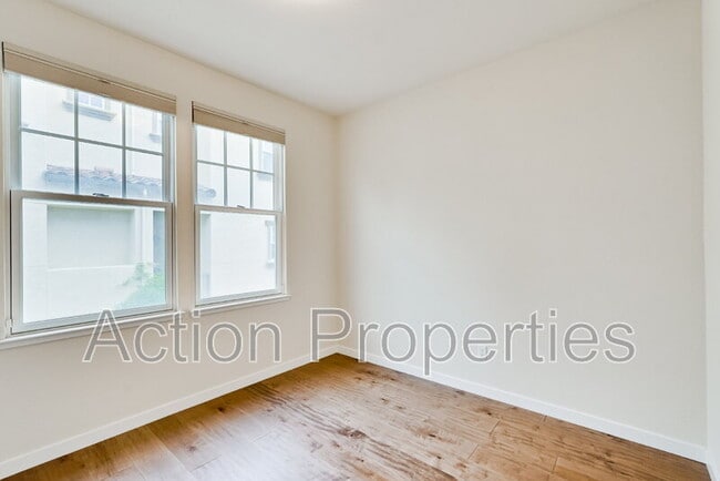 Building Photo - 291 Geary Way