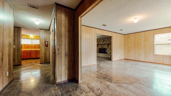 Building Photo - 163 S Davis Ln