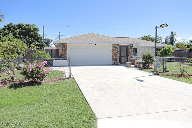 Primary Photo - 18645 Miami Blvd