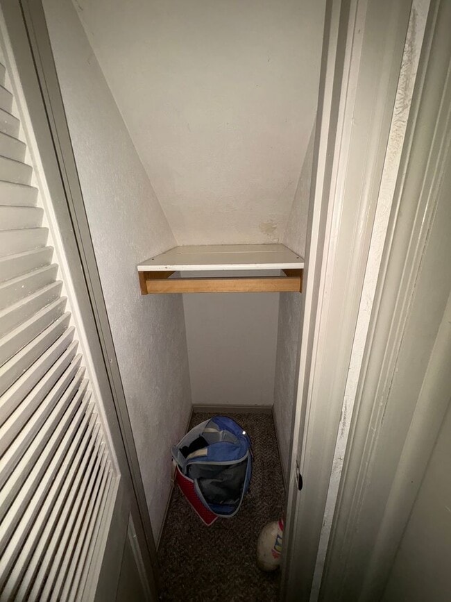 Building Photo - 933 S 4th St