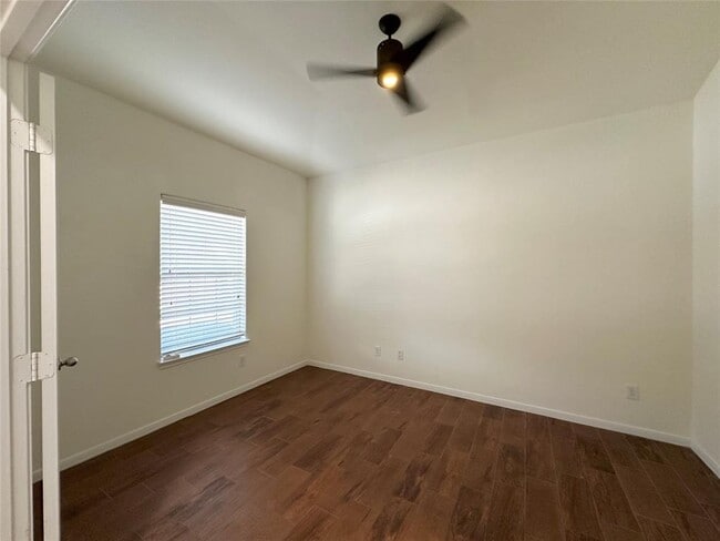 Building Photo - 23702 N Newport Bend