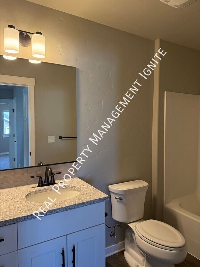 Building Photo - 20844 SE Sunniberg Ln
