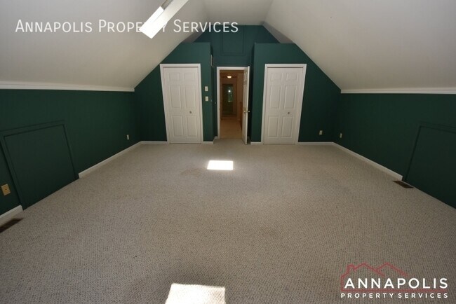 Building Photo - 1069 Carriage Hill Pkwy