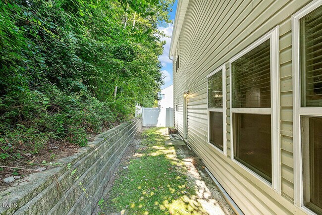 Building Photo - Earn Wealth While Leasing - Like a Homeown...