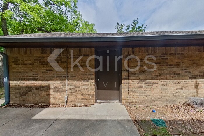 Building Photo - 2140 Woodnote Ln