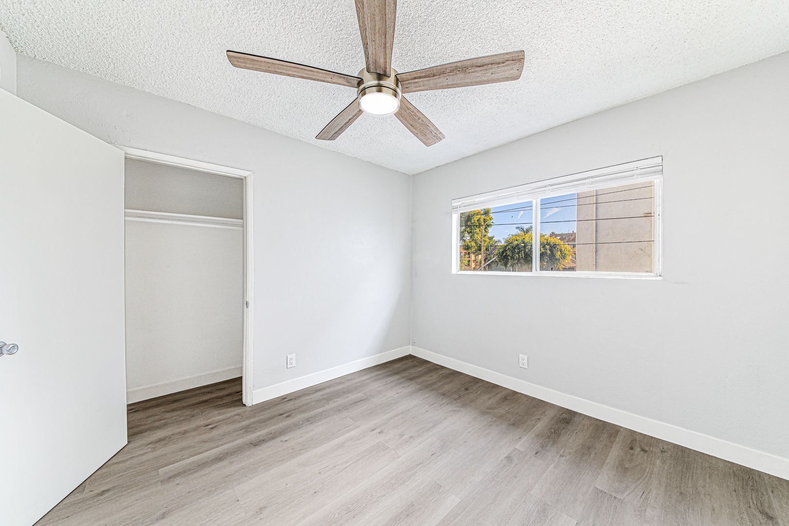 Building Photo - 811 Gardenia Ave