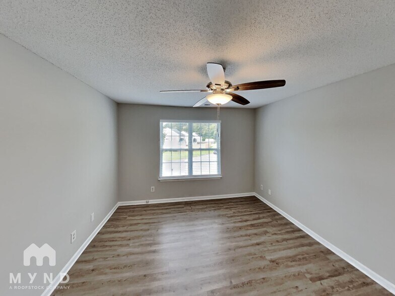Building Photo - 4702 Mallard Creek Dr