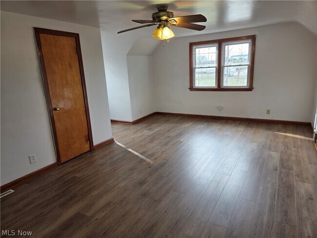 Building Photo - 3976 Faircrest St SW