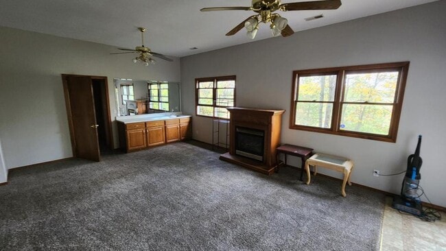 Building Photo - 1811 Miller Dr