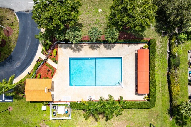 Building Photo - 13676 Cortez Dr