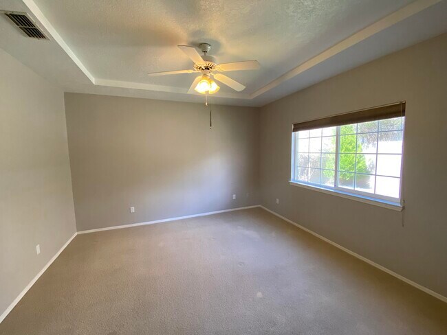 Building Photo - 7305 Peregrine Rd NE