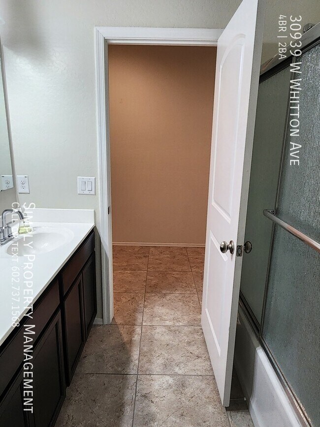Building Photo - 30939 W Whitton Ave