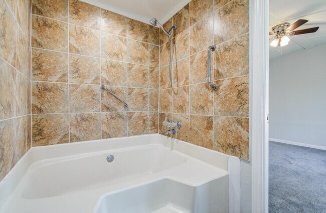 Building Photo - 13419 Commander Cir