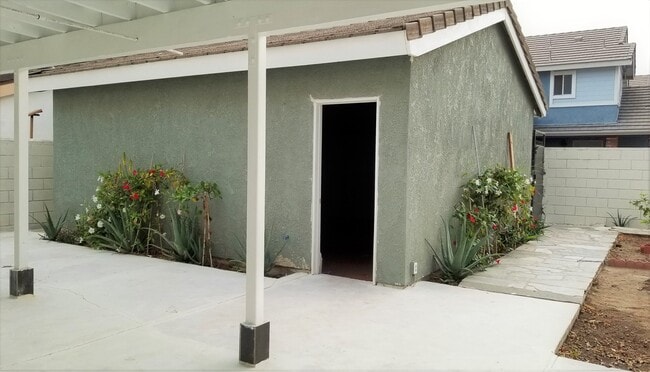 Building Photo - 4 Bedrooms, 3 Baths, 2,809 sq. ft. Home in Canoga Park