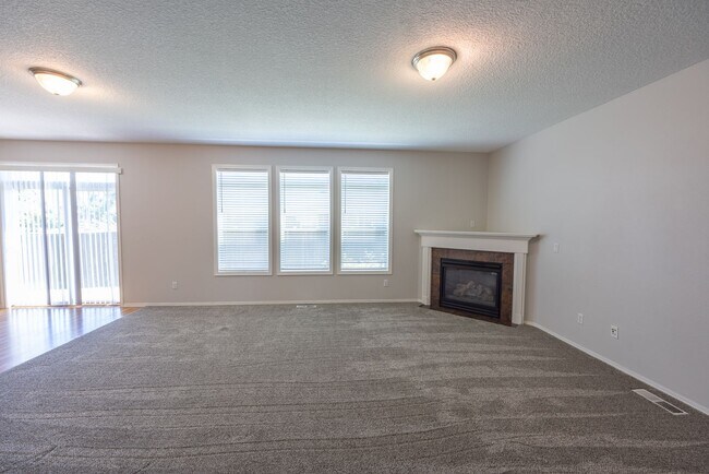 Building Photo - Home for rent in fast growing Ridgefield, WA - 4 bedr + Bonus Room