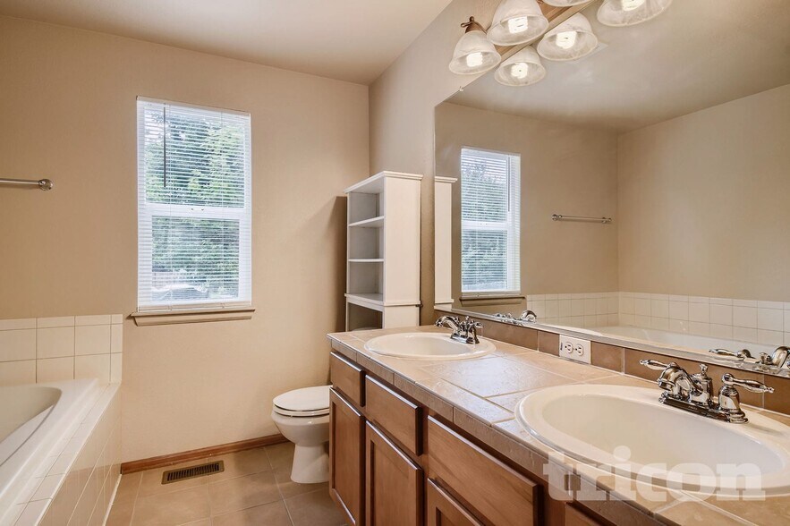 Building Photo - 6305 Clayton St