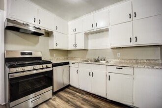 Building Photo - SF-067-1216 &amp; 1218 North 35th Street Duplex