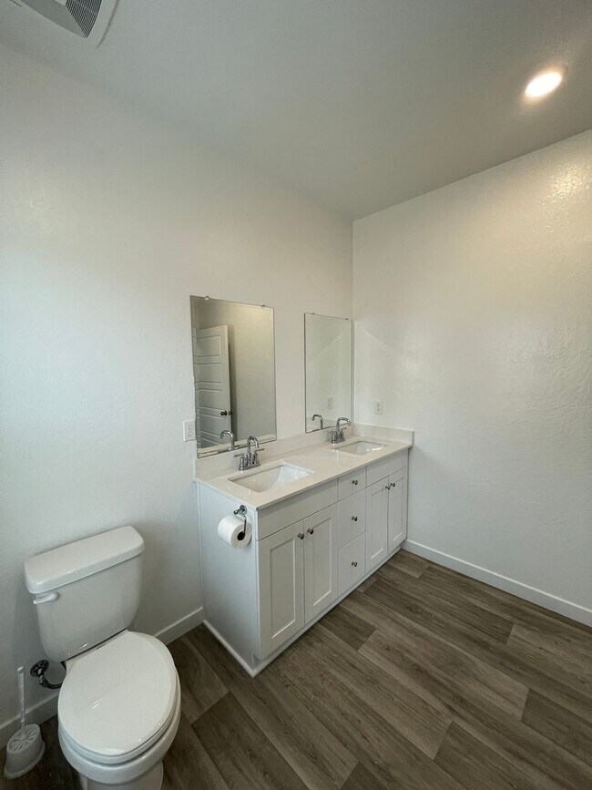 Building Photo - Stunning 3-Bed, 2-Bath Lennar Home in Fresno – Your Dream Home Awaits!