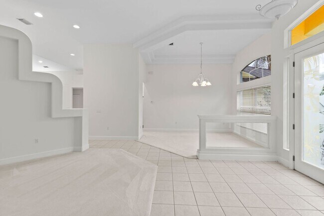 Building Photo - Beautiful Breakaway Trails Pool Home