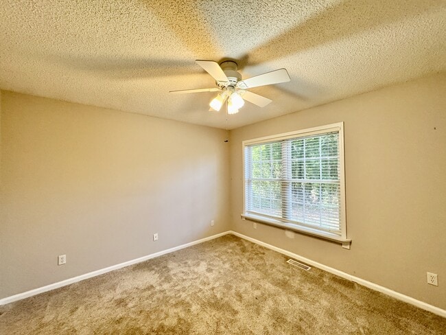 Building Photo - 218 Oligi Cir