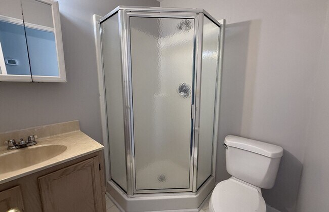 Building Photo - 3227 Bishop St