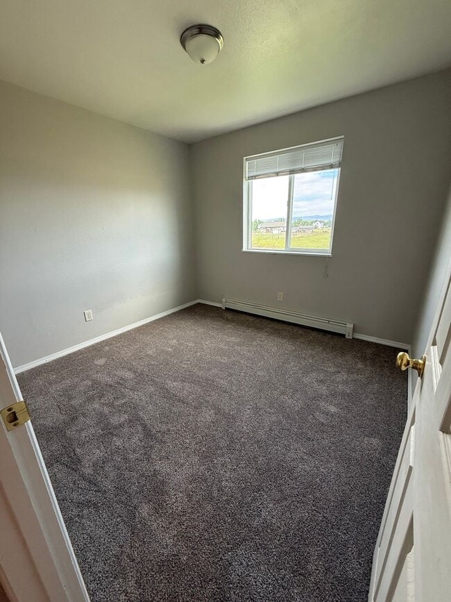 Building Photo - 1033 N River Rock Dr