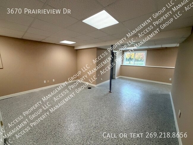 Building Photo - 3670 Prairieview Dr