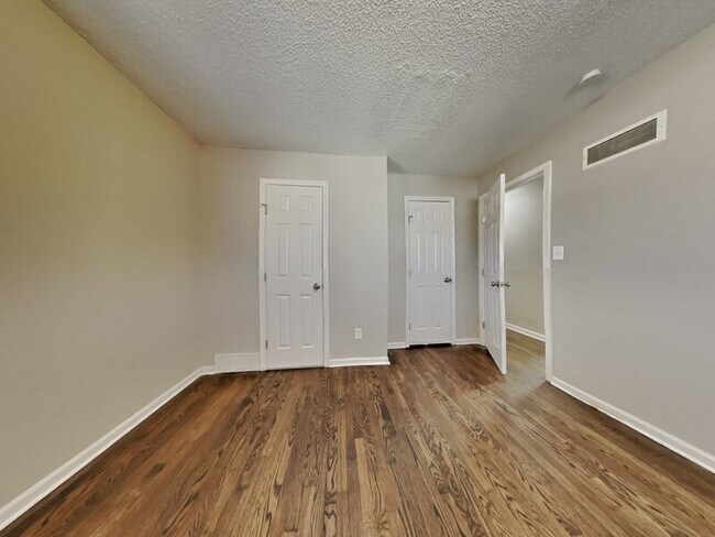 Building Photo - 8909 Stark Ave