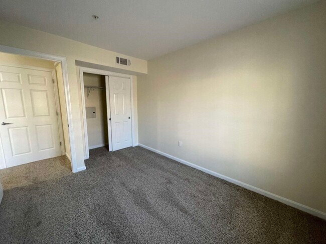 Building Photo - 10 Sentinel Court