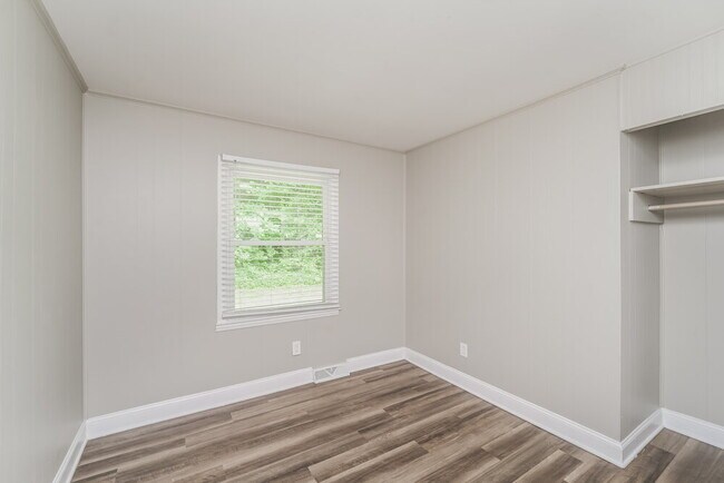 Building Photo - 617 Dunbrook Ln