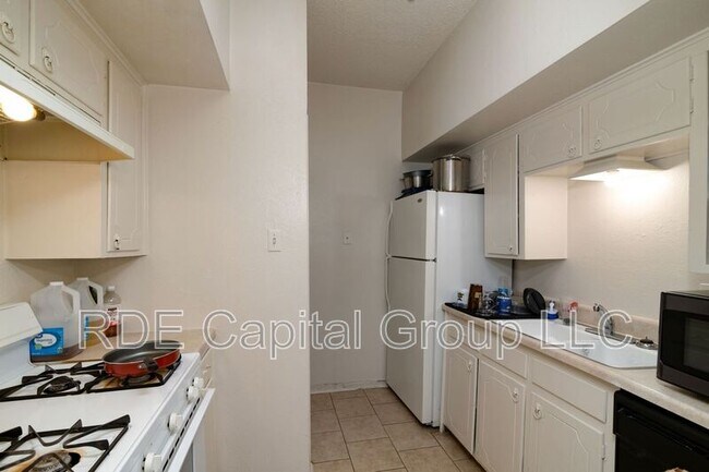 Building Photo - 5300 Wonder Dr