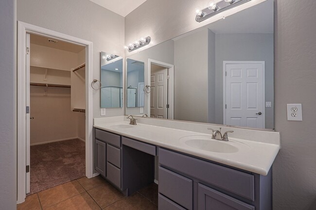 Building Photo - 4 bed, 3.5 bath house in Stetson Valley, Phoenix
