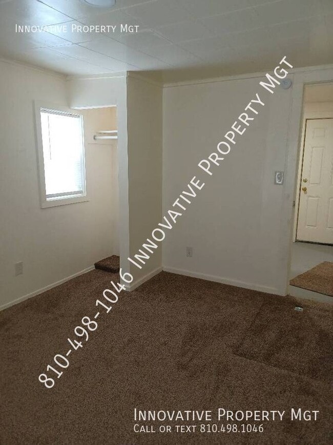 Building Photo - 1077 W Bergin Ave