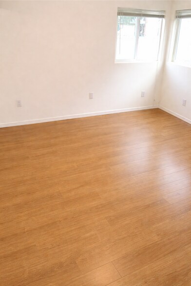 Building Photo - 13304 NE Glisan St