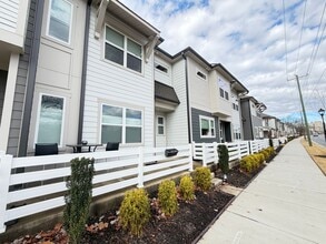 Building Photo - 1 Block from Downtown Kannapolis