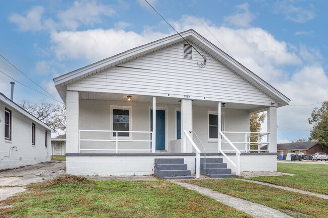 Building Photo - 1502 Coleman St SE