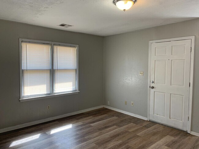 Building Photo - 2937 NW 45th St