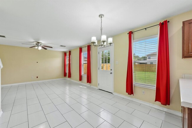 Building Photo - 12712 Ring Dr