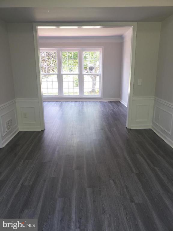 Building Photo - 5906 Cascade Dr