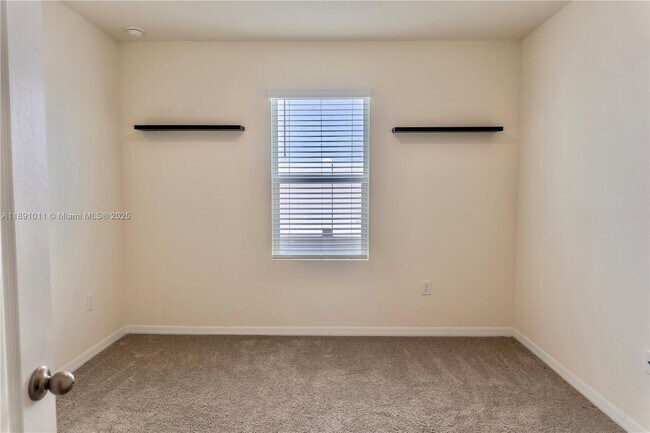 Building Photo - 2025 Doe Run Dr